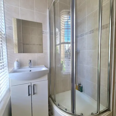 Entire By Centre & Harbourside *